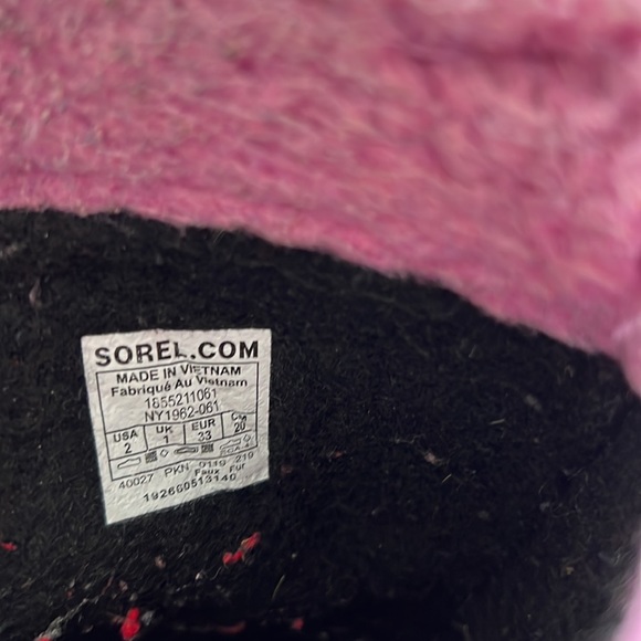 Girls SOREL waterproof snow boots Size 2 - Picture 4 of 4